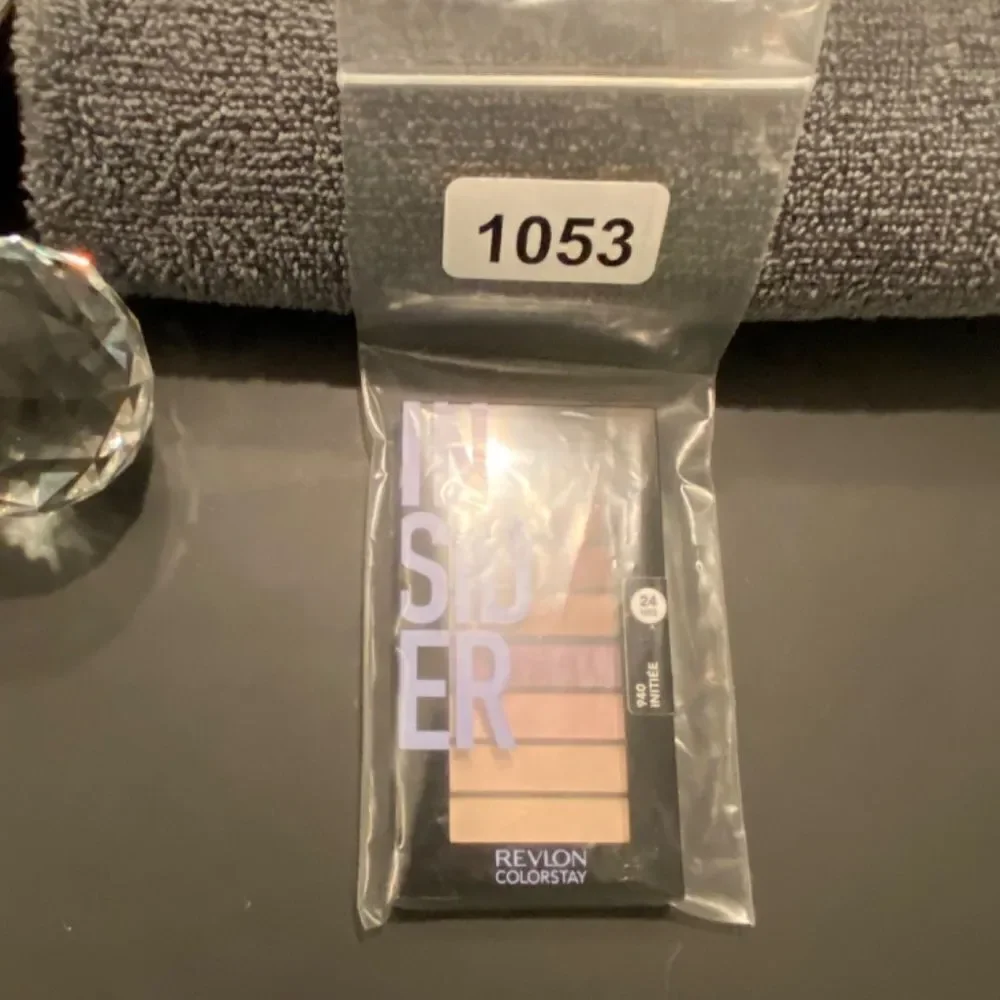 Revlon Colorstay Insider Looks Books Eye Shadow Palette #940 Initiee